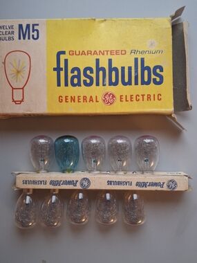 Vintage General Electric Flashbulbs M5 Clear And Blue 10 Count Photography Art